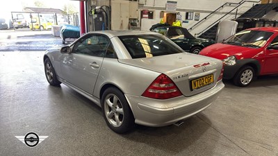 Lot 712 - 2002 MERCEDES SLK 320