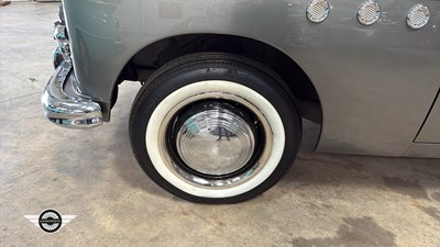 Lot 802 - 1954 VAUXHALL WYVERN