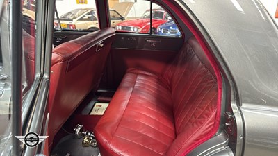 Lot 802 - 1954 VAUXHALL WYVERN