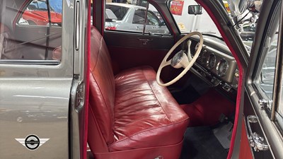 Lot 802 - 1954 VAUXHALL WYVERN