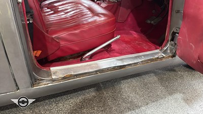 Lot 834 - 1968 JAGUAR 3.4/340