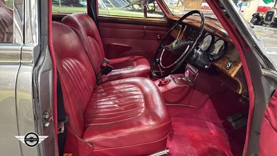 Lot 834 - 1968 JAGUAR 3.4/340