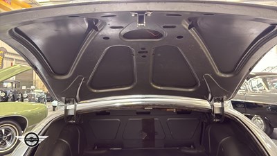 Lot 834 - 1968 JAGUAR 3.4/340