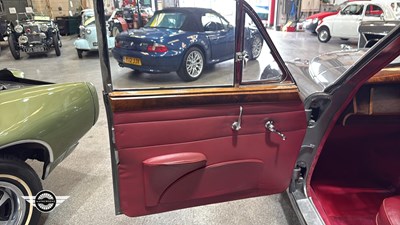 Lot 834 - 1968 JAGUAR 3.4/340