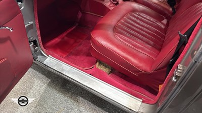 Lot 834 - 1968 JAGUAR 3.4/340