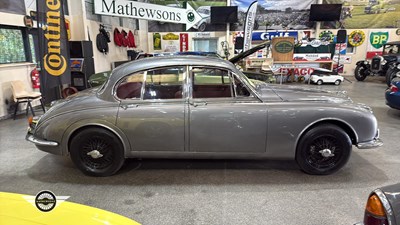 Lot 834 - 1968 JAGUAR 3.4/340