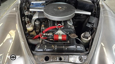 Lot 834 - 1968 JAGUAR 3.4/340