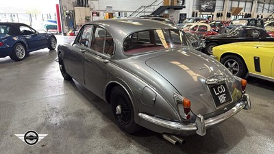 Lot 834 - 1968 JAGUAR 3.4/340