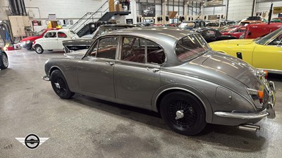 Lot 834 - 1968 JAGUAR 3.4/340