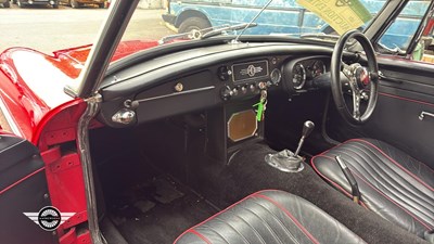 Lot 842 - 1965 MG B