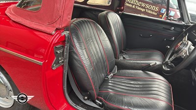 Lot 842 - 1965 MG B