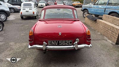 Lot 842 - 1965 MG B