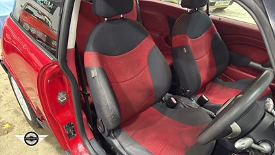 Lot 844 - 2003 MINI MINI ONE