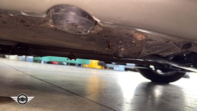 Lot 856 - 1994 MERCEDES E320 AUTO