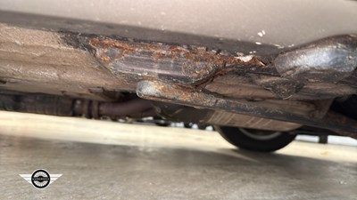 Lot 856 - 1994 MERCEDES E320 AUTO