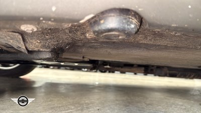 Lot 856 - 1994 MERCEDES E320 AUTO