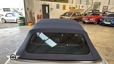 Lot 856 - 1994 MERCEDES E320 AUTO