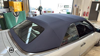 Lot 856 - 1994 MERCEDES E320 AUTO