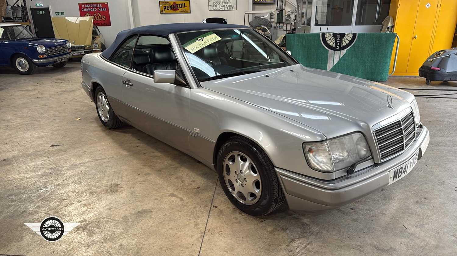 Lot 856 - 1994 MERCEDES E320 AUTO