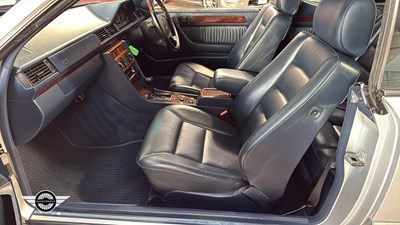 Lot 856 - 1994 MERCEDES E320 AUTO