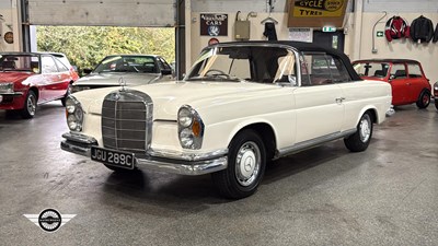 Lot 270 - 1965 MERCEDES
