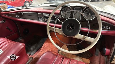 Lot 270 - 1965 MERCEDES
