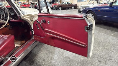 Lot 270 - 1965 MERCEDES