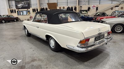 Lot 270 - 1965 MERCEDES