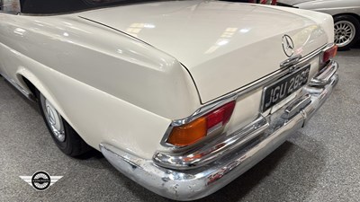 Lot 270 - 1965 MERCEDES