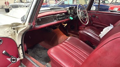 Lot 270 - 1965 MERCEDES