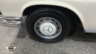 Lot 270 - 1965 MERCEDES