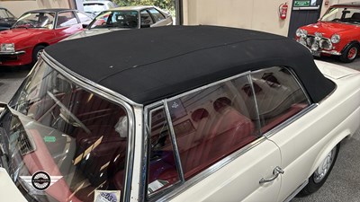 Lot 270 - 1965 MERCEDES