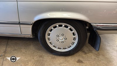 Lot 16 - 1988 MERCEDES 500 SL AUTO