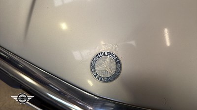 Lot 16 - 1988 MERCEDES 500 SL AUTO
