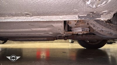 Lot 16 - 1988 MERCEDES 500 SL AUTO