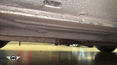 Lot 16 - 1988 MERCEDES 500 SL AUTO