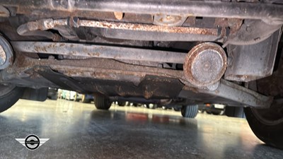 Lot 16 - 1988 MERCEDES 500 SL AUTO