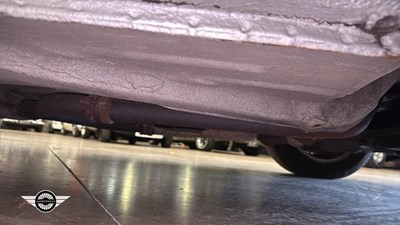 Lot 16 - 1988 MERCEDES 500 SL AUTO