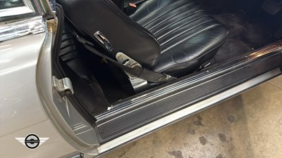 Lot 16 - 1988 MERCEDES 500 SL AUTO