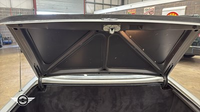 Lot 16 - 1988 MERCEDES 500 SL AUTO