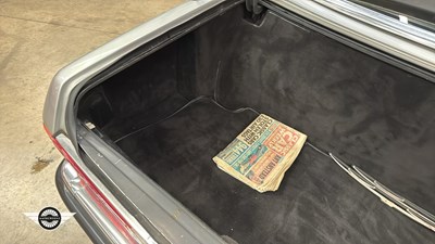 Lot 16 - 1988 MERCEDES 500 SL AUTO