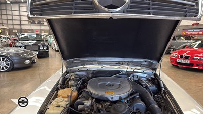 Lot 16 - 1988 MERCEDES 500 SL AUTO