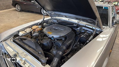 Lot 16 - 1988 MERCEDES 500 SL AUTO