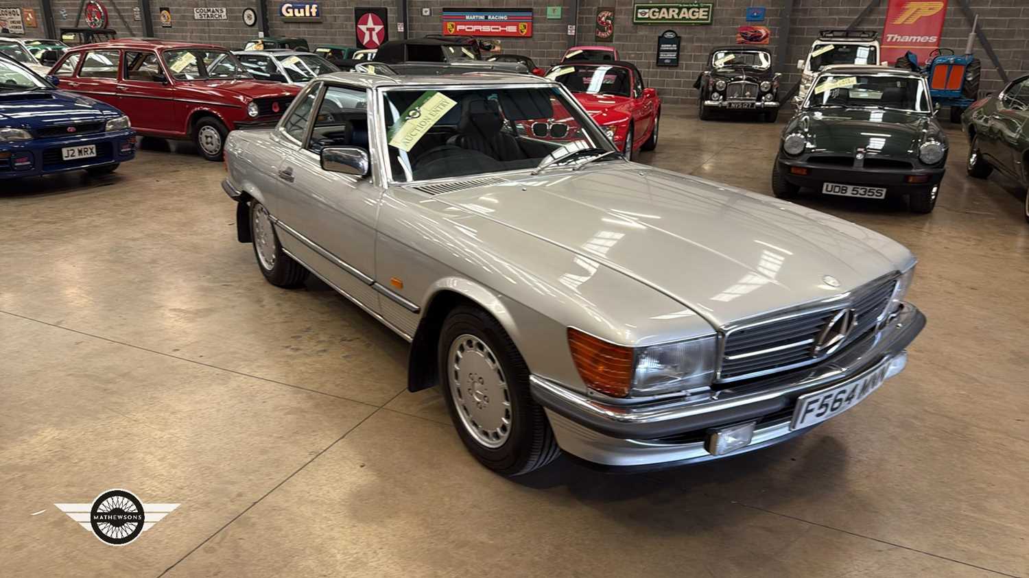 Lot 16 - 1988 MERCEDES 500 SL AUTO