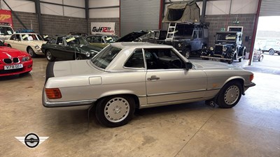 Lot 16 - 1988 MERCEDES 500 SL AUTO