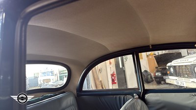 Lot 92 - 1966 MORRIS MINOR 1000