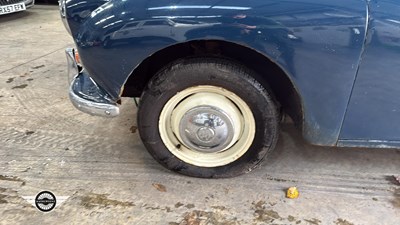 Lot 92 - 1966 MORRIS MINOR 1000