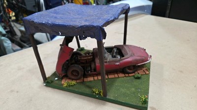 Lot 181 - E TYPE JAGUAR BARN FIND DIORAMA MODEL
