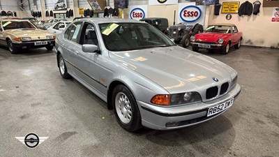 Lot 2 - 1998 BMW 520I SE AUTO