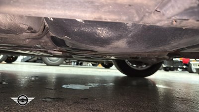 Lot 2 - 1998 BMW 520I SE AUTO